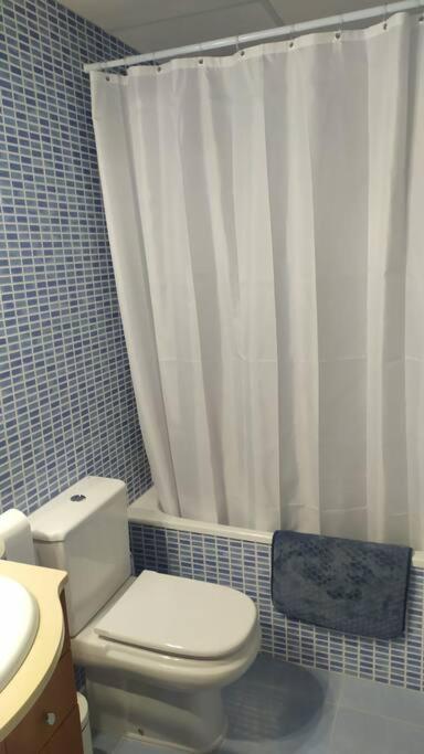 Apartamento Nuevo Con Piscina Y Amplio Balcon Sant Carles De La Rapita Exterior photo